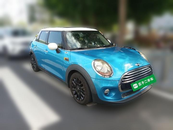 2016 1.5T COOPER 5-Door photo 3