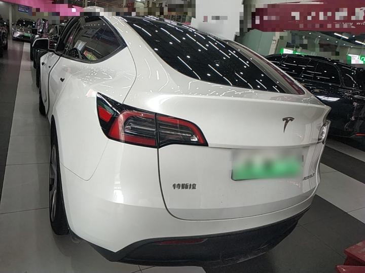 Model Y 2022 Facelift RWD photo 3