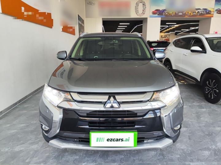Outlander 2016 2.4L AWD Elite 5-Seater photo 2