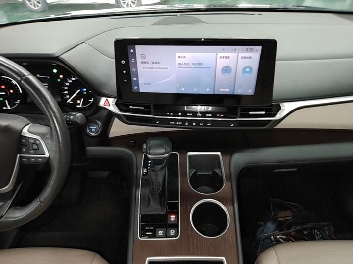 Granvia 2023 2.5L Hybrid Premium PLUS photo 8