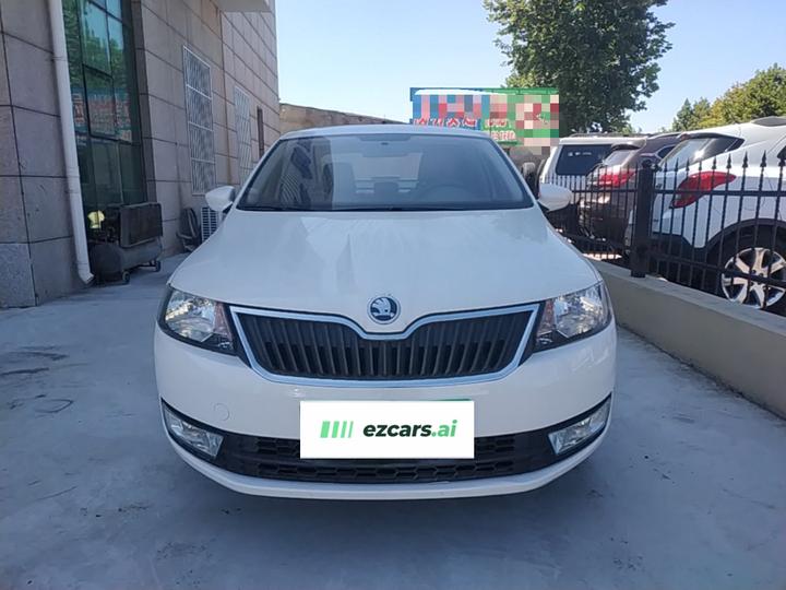 Rapid 2016 1.6L AT photo 2