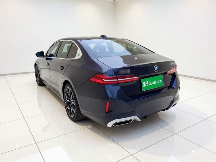 5 Series 2025 530Li Exclusive M Sport Package photo 4