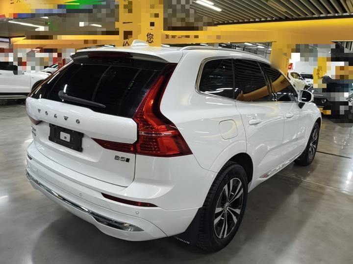 XC60 2025 B5 AWD Luxury photo 4