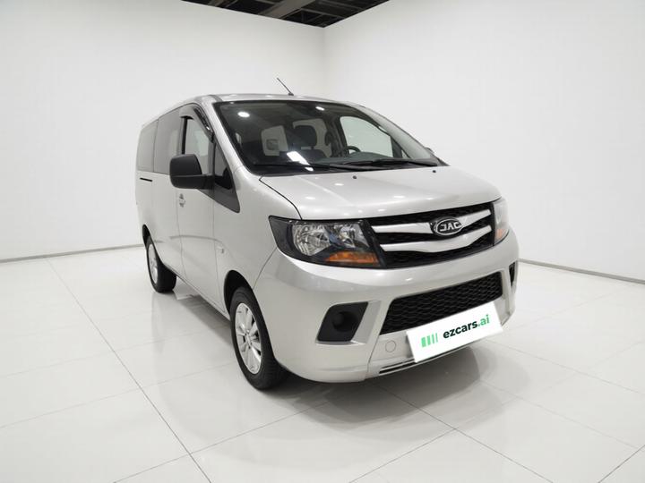 Refine M3 2019 PLUS 1.8L Luxury photo 3