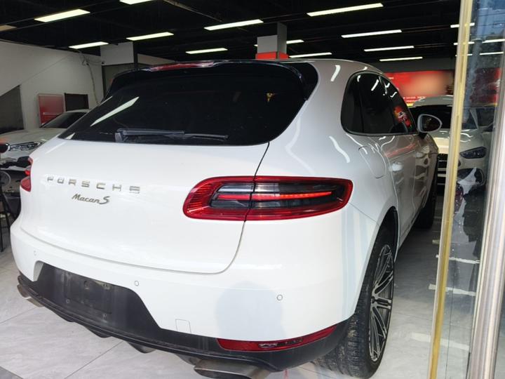 2017 Macan 2.0T photo 6