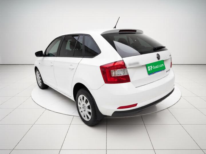 Rapid Spaceback 2016 Facelift 1.4L MT photo 4