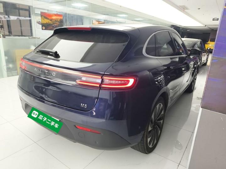 HIMA AITO M5 2022 EREV AWD Flagship photo 4