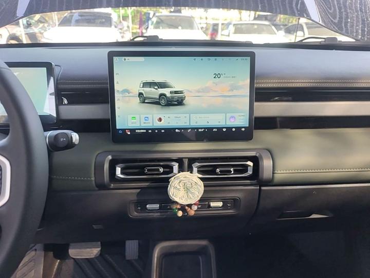 Plus 2024 Smart Premium 4-Seater photo 8