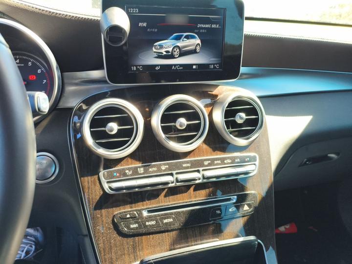 GLC 2017 GLC 260 4MATIC Luxury photo 5