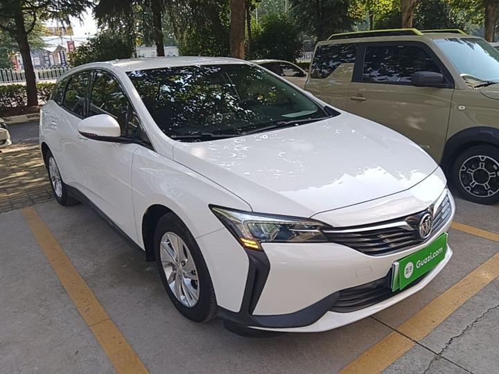 6 2020 PHEV Fashion photo 3