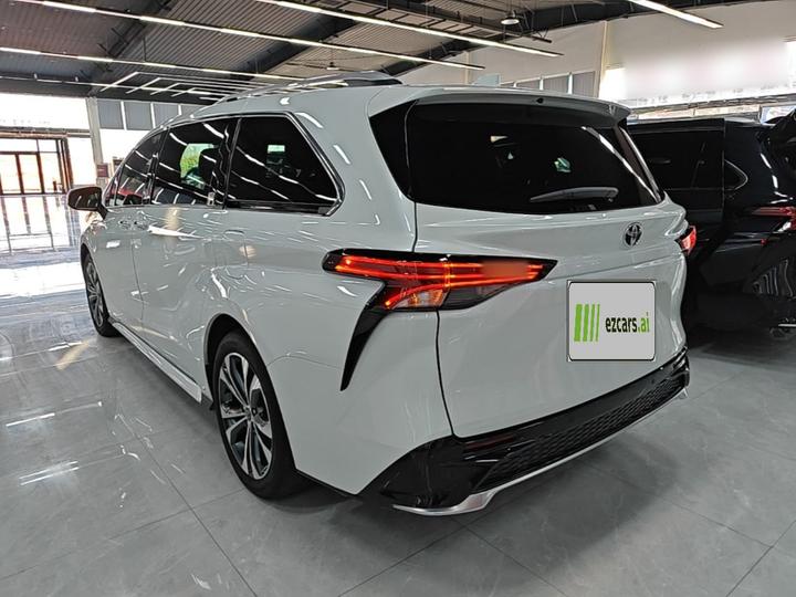 Granvia 2024 2.5L Hybrid Premium PLUS photo 4