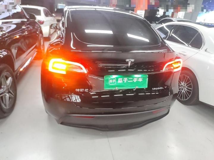 Model Y 2022 RWD photo 3