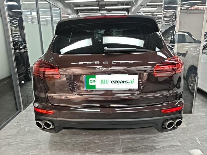2016 Cayenne Platinum Edition 3.0T photo 3