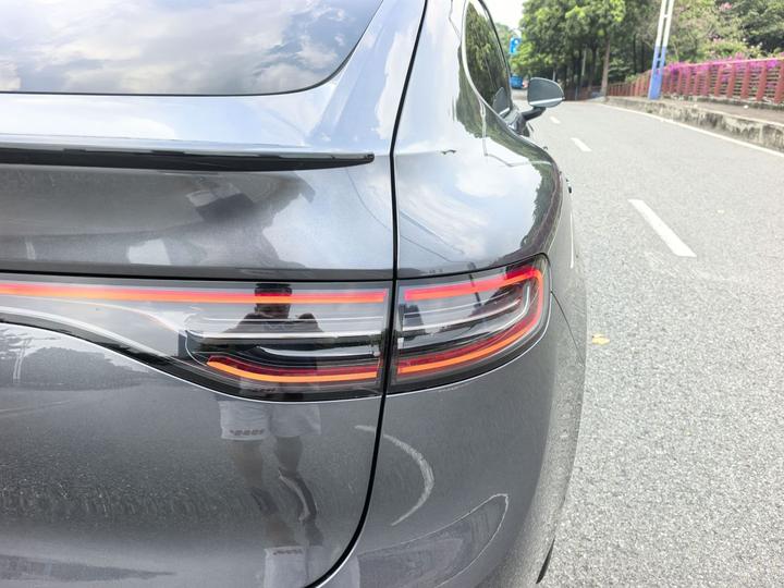 HIMA Luxeed R7 2025 EREV 251km Max photo 7