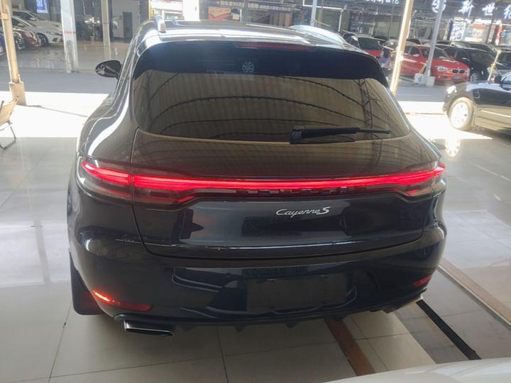 2018 Macan 2.0T photo 3