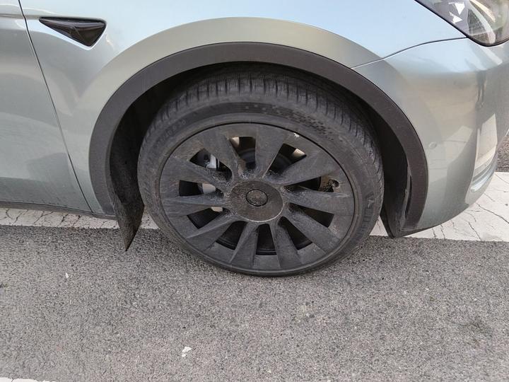 Model Y 2023 Long Range AWD photo 8