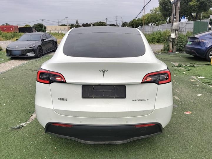 Model Y 2022 RWD photo 3