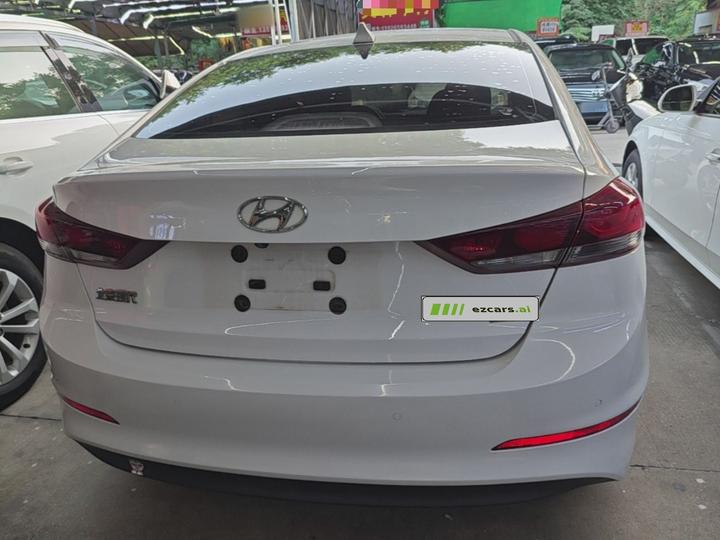 Elantra 2016 1.6L AT Smart Elite photo 5
