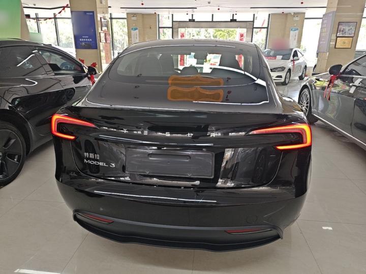 Model 3 2025 RWD photo 3