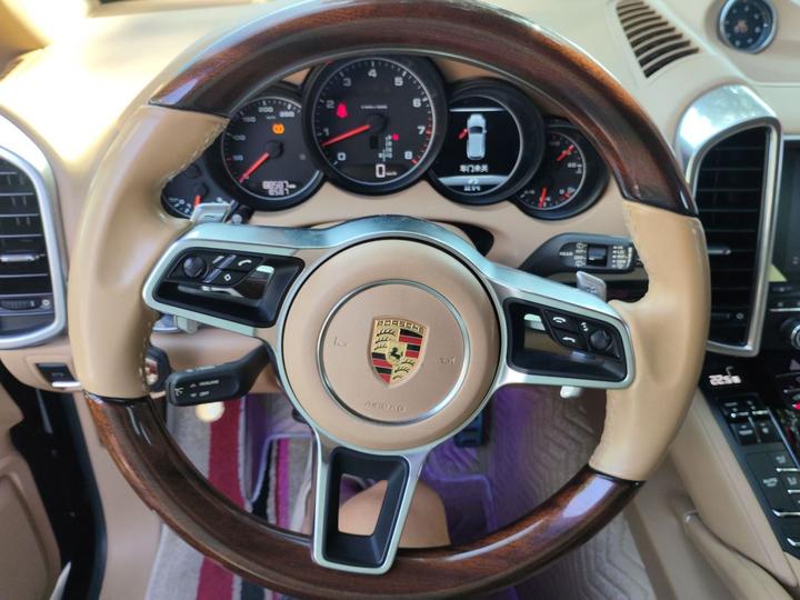 2016 Cayenne 3.0T photo 8