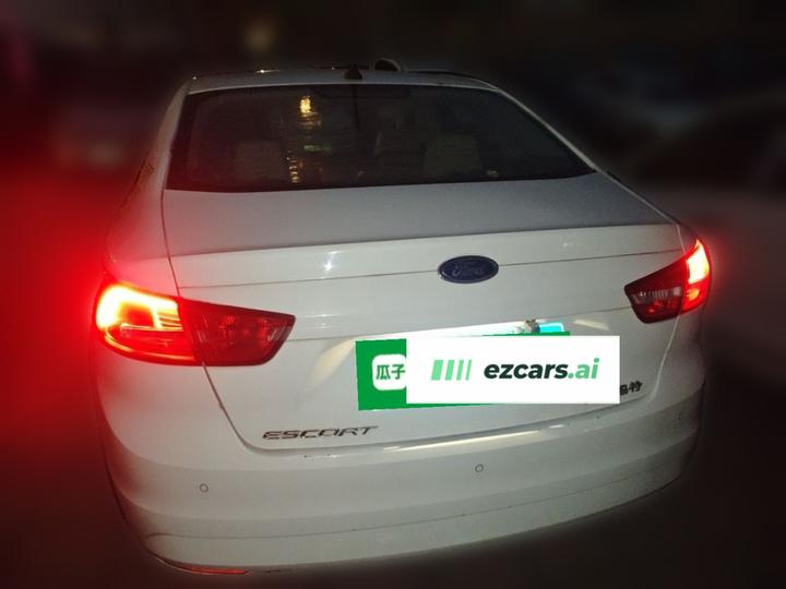 Escort 2017 Facelift 1.5L MT Comfort photo 3