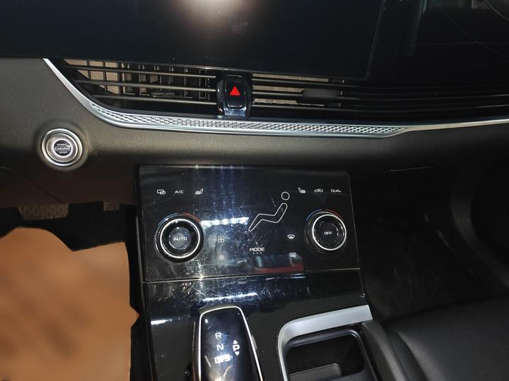 Bestune B70 2022 3rd Gen 1.5T AT photo 6