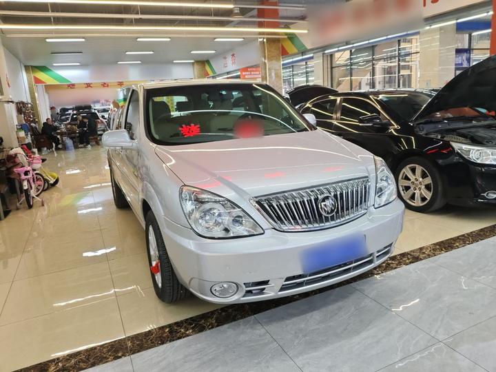 GL8 2014 2.4L Classic photo 3