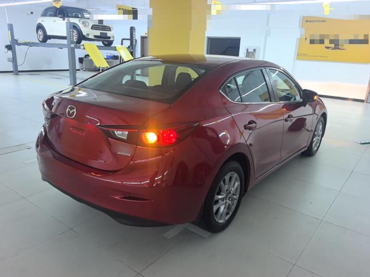 3 Axela 2016 Sedan 1.5L MT Comfort photo 4