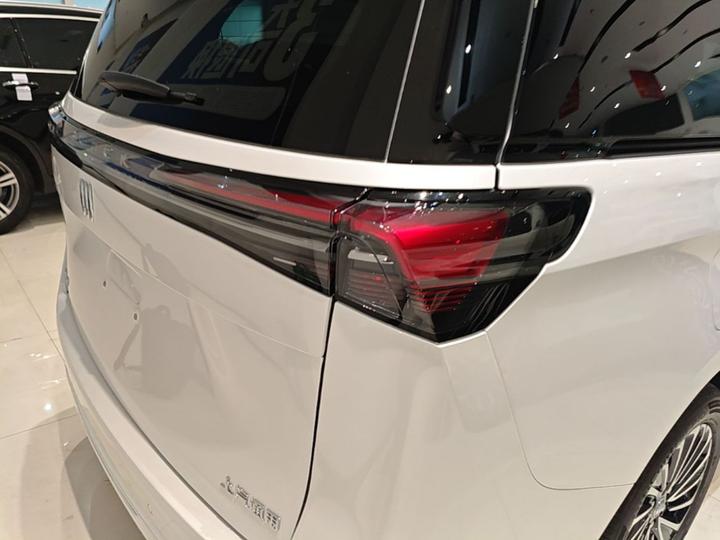 GL8 EV 2025 Smart photo 7
