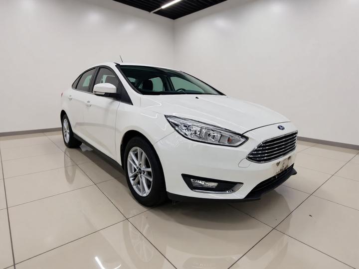 Focus 2018 Sedan Classic EcoBoost 180 AT Elite photo 3