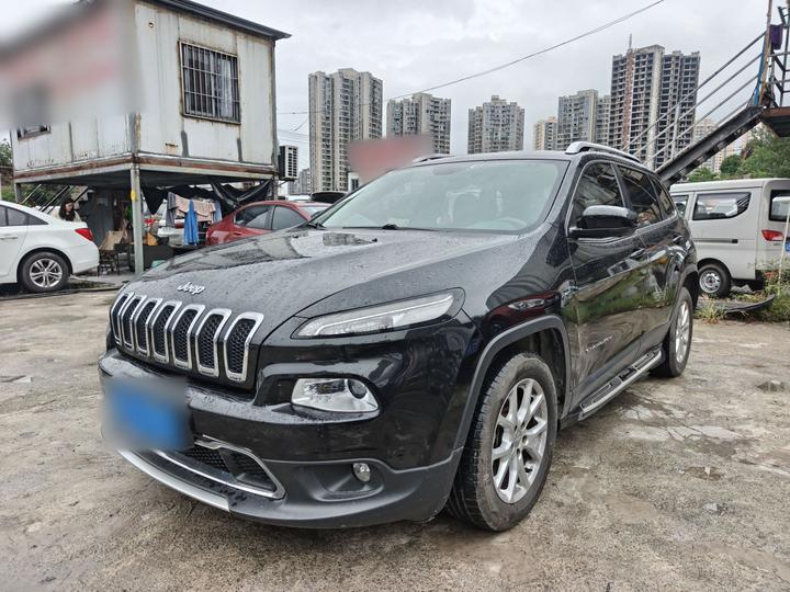 Cherokee 2017 2.4L Leading