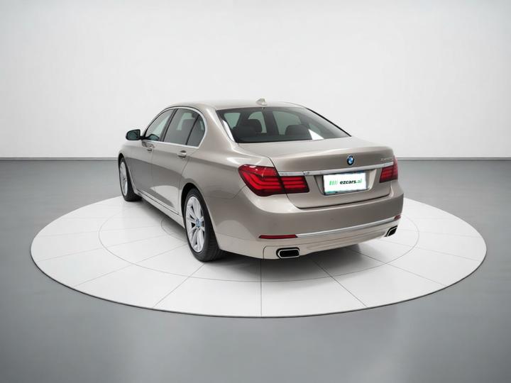 7 Series 2013 740Li Luxury photo 4