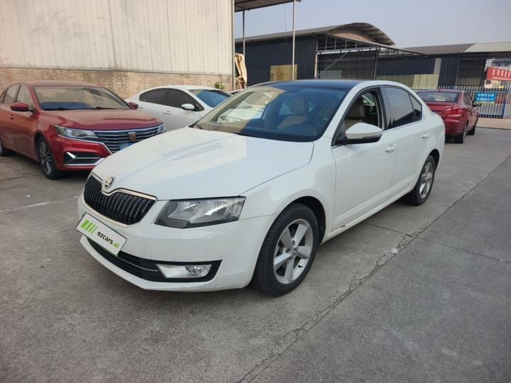 Octavia 2015 1.6L AT