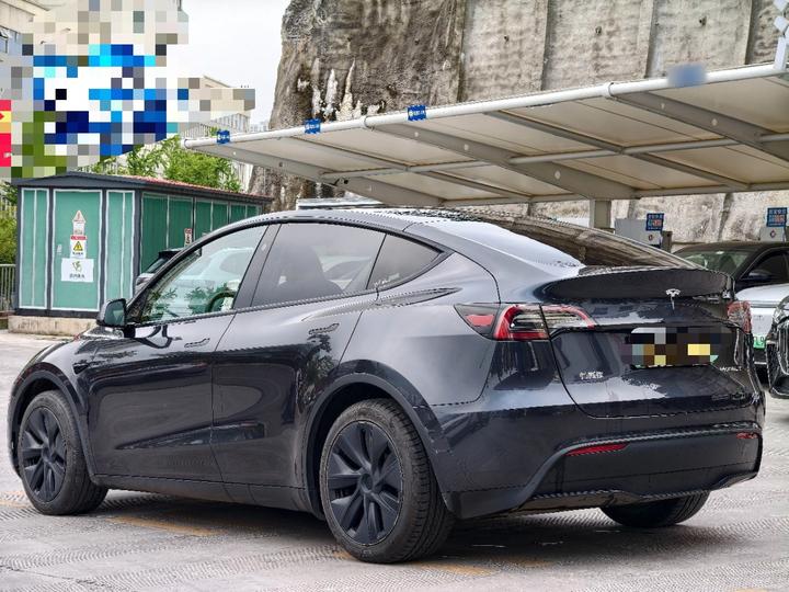 Model Y 2024 RWD photo 4