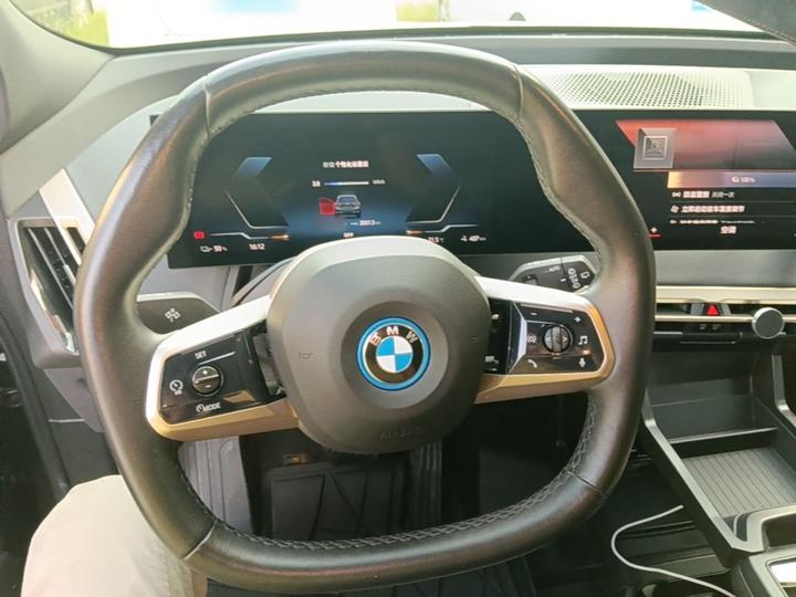 iX 2022 xDrive50 photo 5