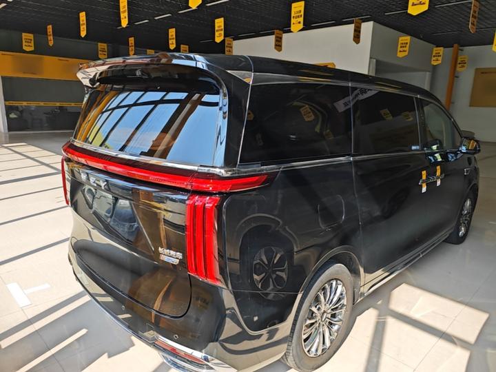 2023 AWD Flagship photo 4