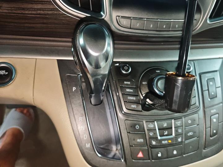GL8 2011 3.0L XT Luxury Business Flagship photo 6