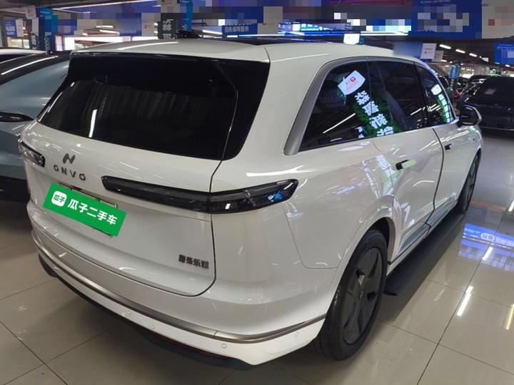 L90 2025 Ultra 7-Seater 60 photo 4