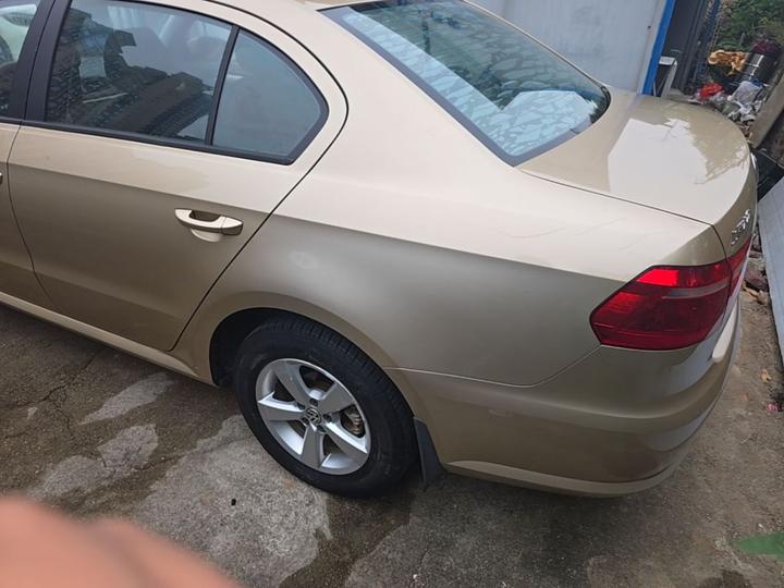 Lavida 2015 1.6L MT photo 4
