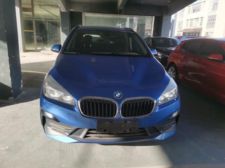 2 Series Wagon 2018 218i Fashion photo 2