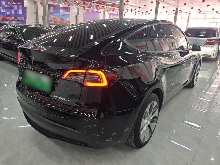 Model Y 2022 Facelift RWD photo 4