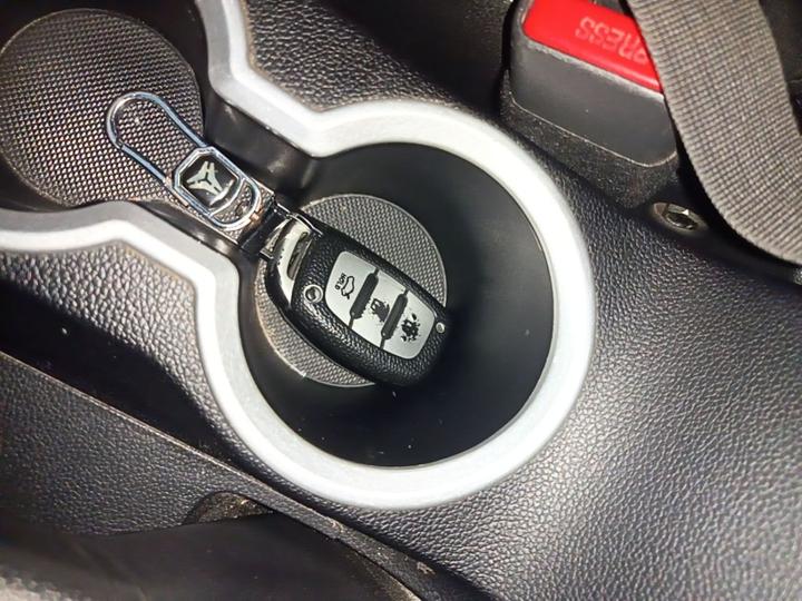 ix25 2017 1.6L AT Smart photo 8
