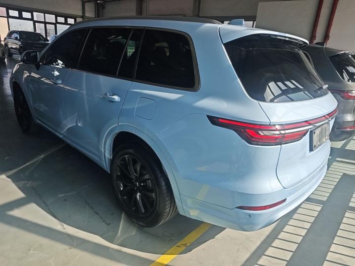 Li Auto ONE 2020 EREV 6-Seater photo 4