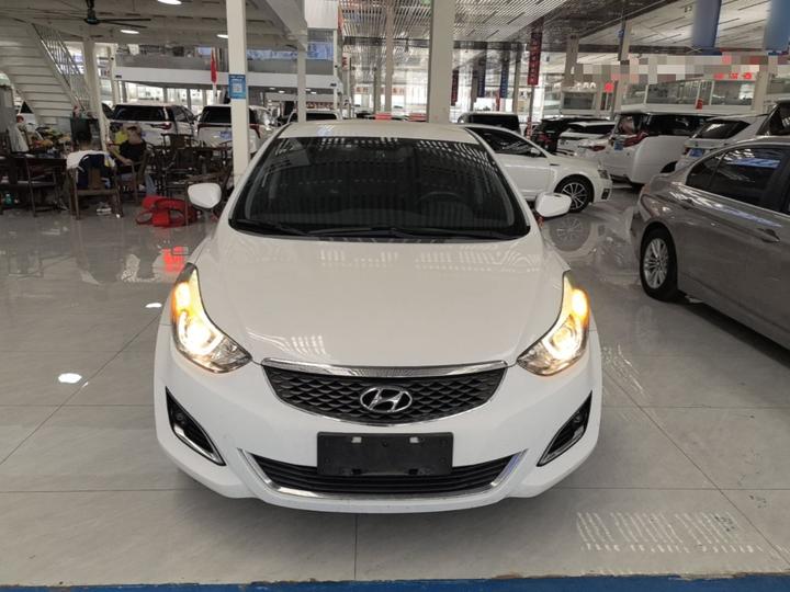 Elantra 2016 1.6L AT Smart photo 2