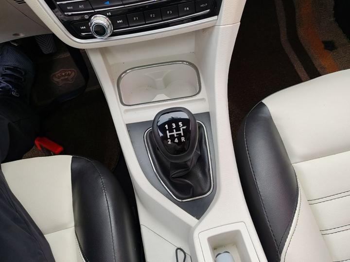 V5 2017 1.5L MT photo 5