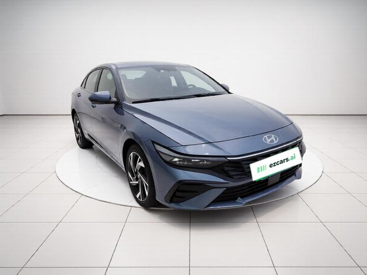 Elantra 2023 1.5L CVT LUX Premium photo 3