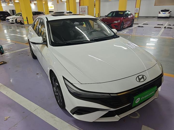 Elantra 2023 1.5L CVT LUX Premium photo 3