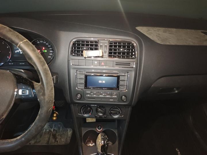 Polo 2016 1.6L AT Comfort photo 5