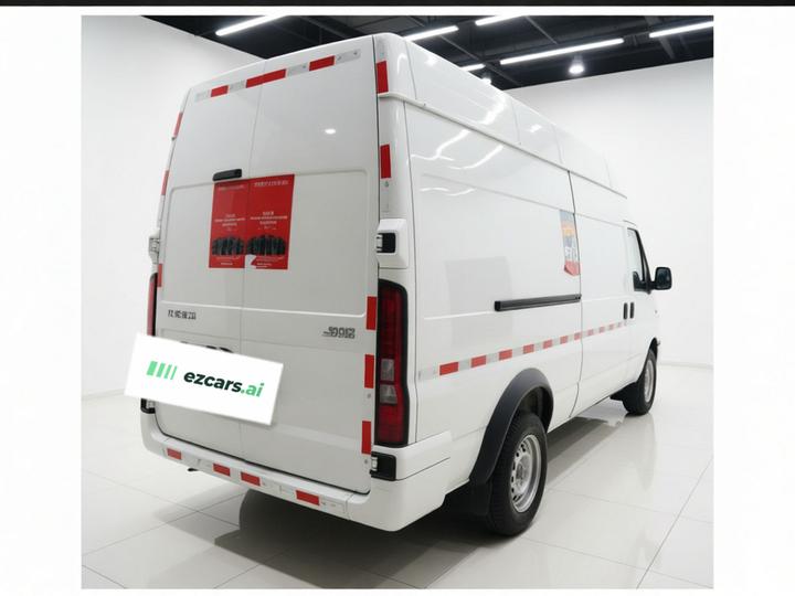 2022 2.0T MT Van Long Wheelbase High Roof 3-Seater photo 4