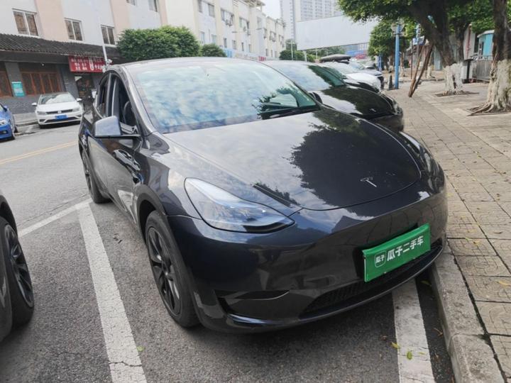 Model Y 2024 RWD photo 3